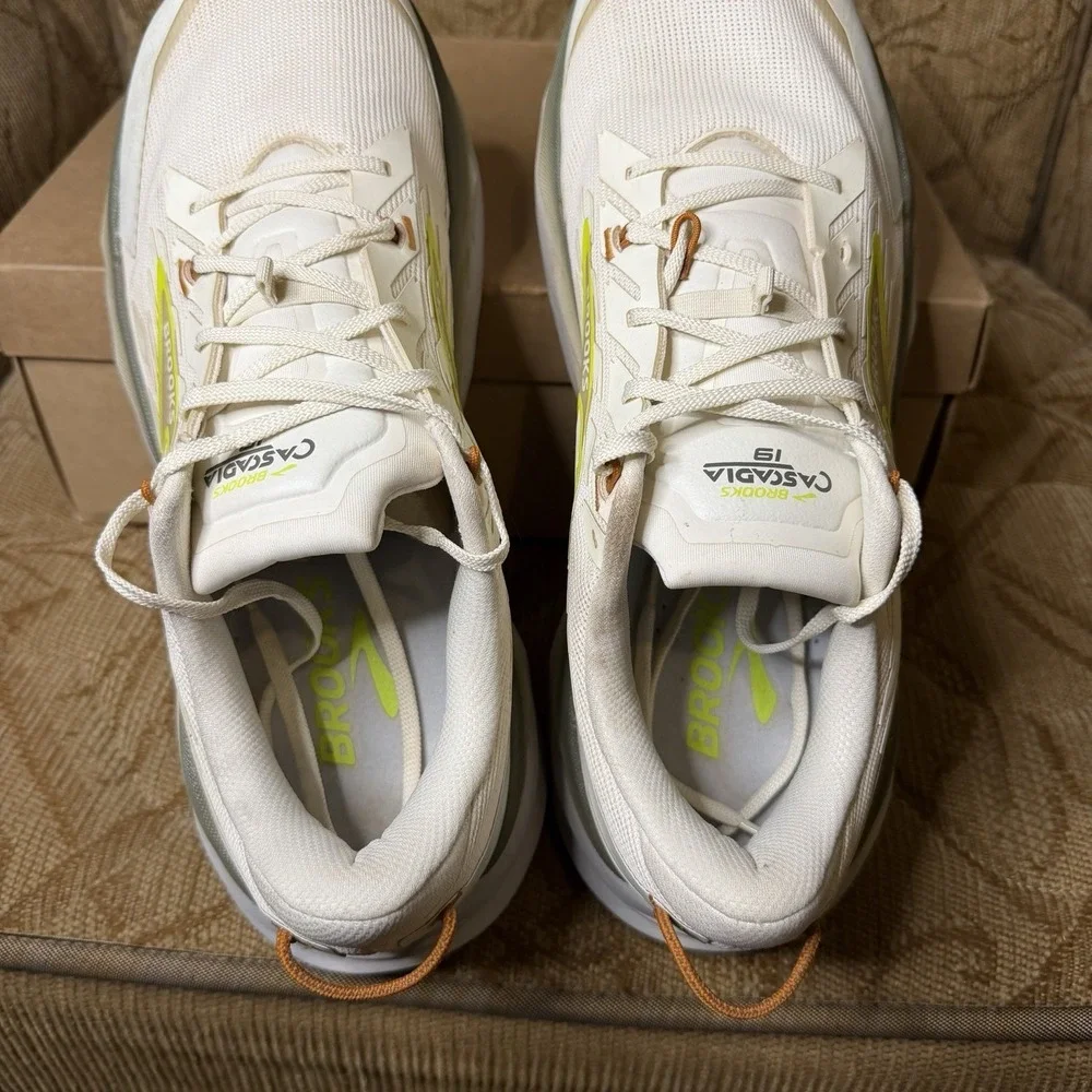 Brooks Cascadia 19 Coconut Olive Ginger 1104571D183 Men's Size 13 Trail Shoes